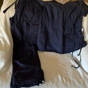 Koi Scrub set. Navy Blue top and pants size Large. EUC no stains or rips